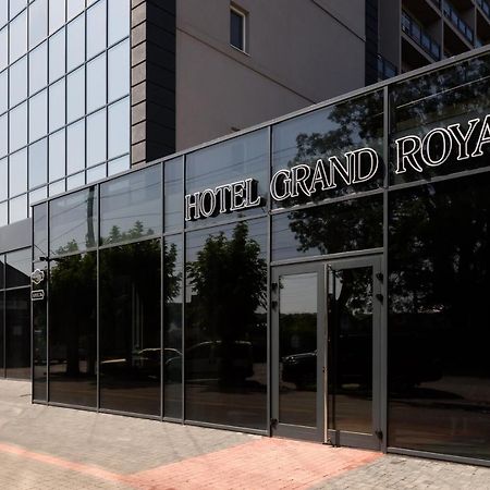 Grand Royal Hotel แชร์นิฟซี ภายนอก รูปภาพ