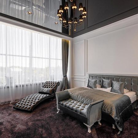 Grand Royal Hotel แชร์นิฟซี ภายนอก รูปภาพ