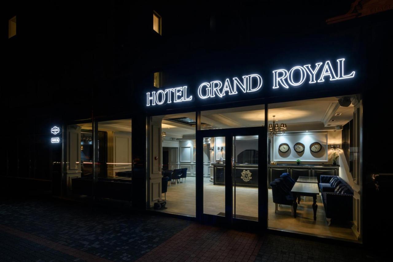 Grand Royal Hotel แชร์นิฟซี ภายนอก รูปภาพ