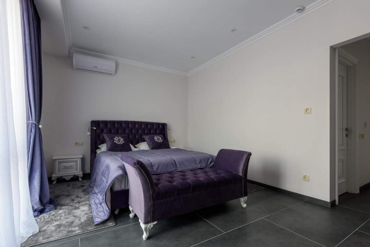 Grand Royal Hotel แชร์นิฟซี ภายนอก รูปภาพ