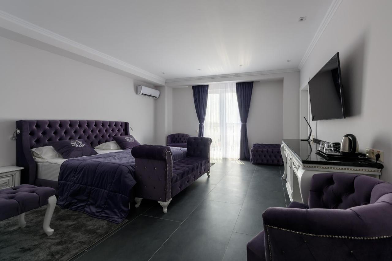 Grand Royal Hotel แชร์นิฟซี ภายนอก รูปภาพ