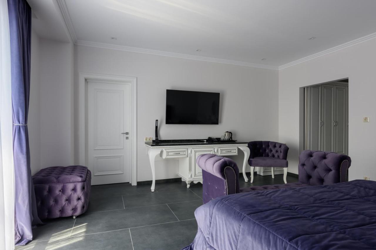 Grand Royal Hotel แชร์นิฟซี ภายนอก รูปภาพ