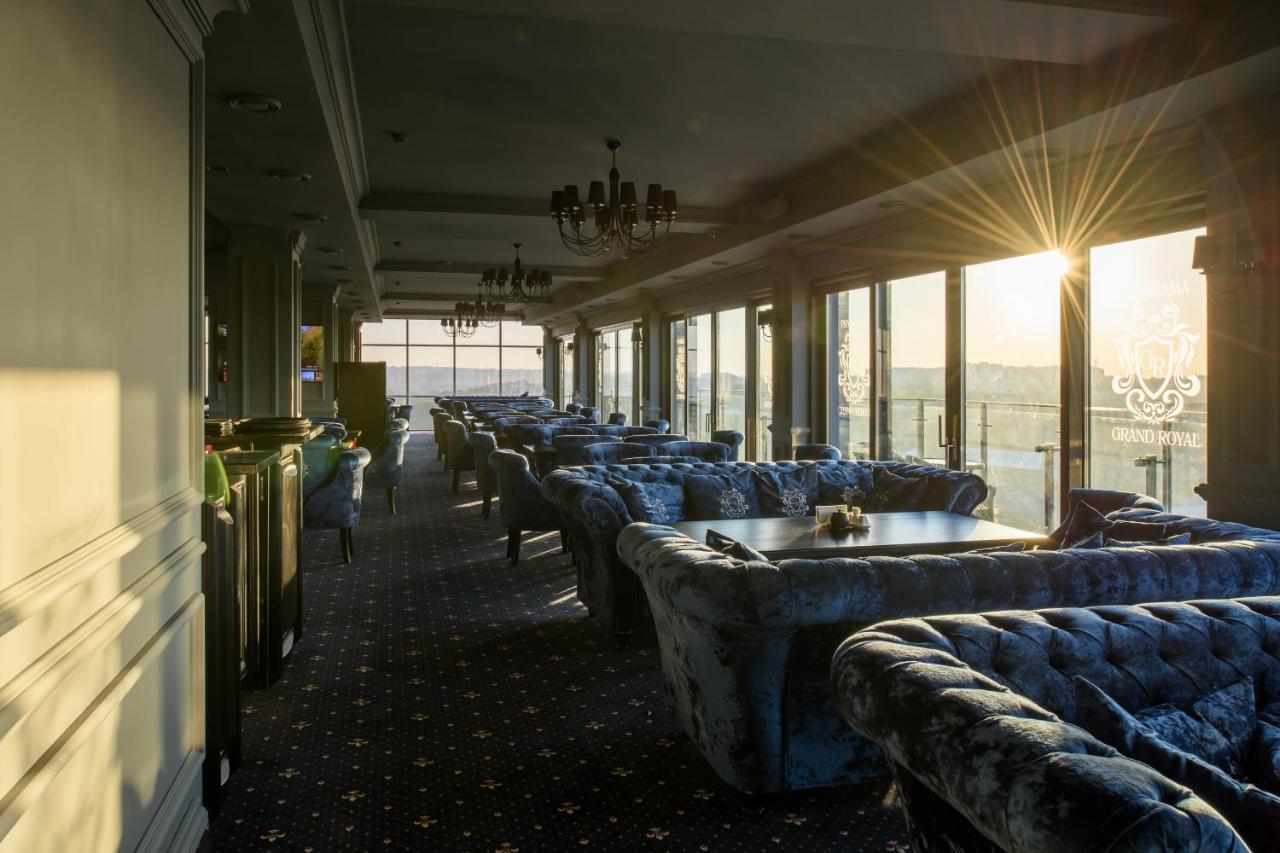 Grand Royal Hotel แชร์นิฟซี ภายนอก รูปภาพ