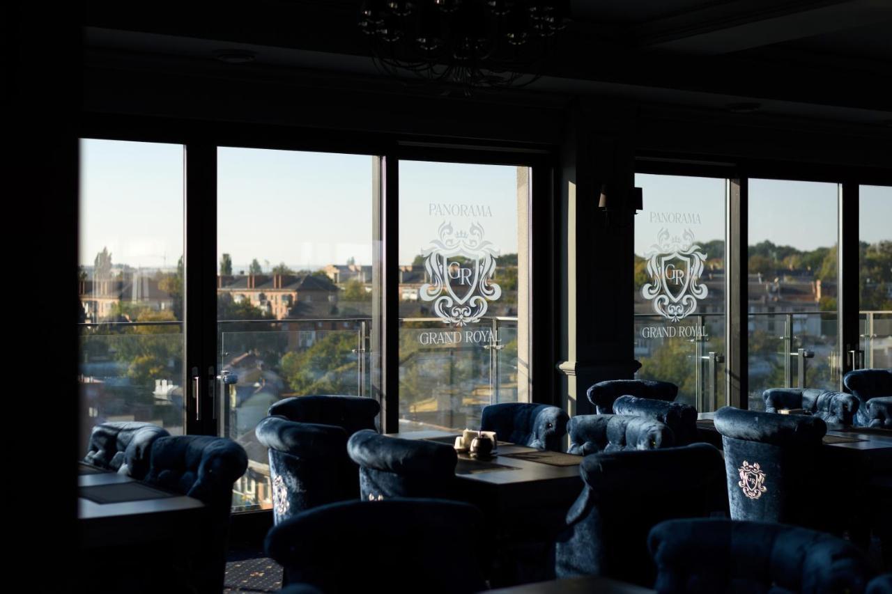 Grand Royal Hotel แชร์นิฟซี ภายนอก รูปภาพ