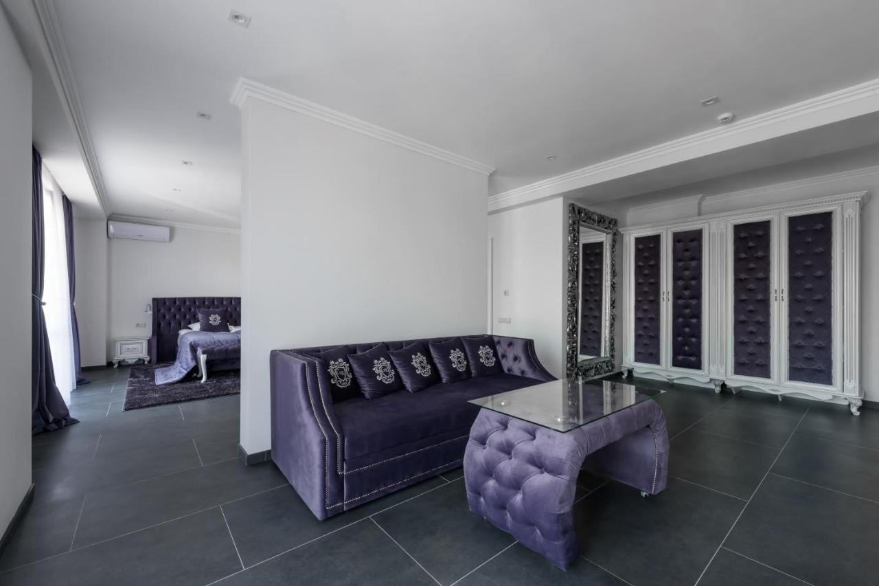 Grand Royal Hotel แชร์นิฟซี ภายนอก รูปภาพ
