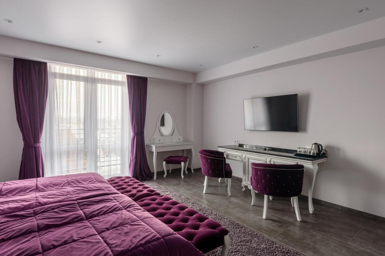 Grand Royal Hotel แชร์นิฟซี ภายนอก รูปภาพ